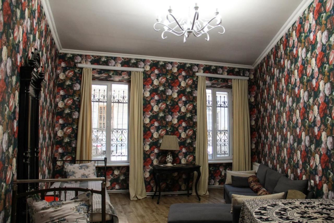 Гостевой дом Old House In Sololaki Тбилиси
