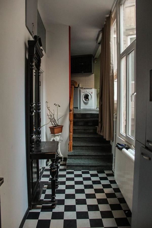 Гостевой дом Old House In Sololaki Тбилиси