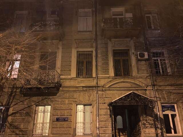 Гостевой дом Old House In Sololaki Тбилиси-20